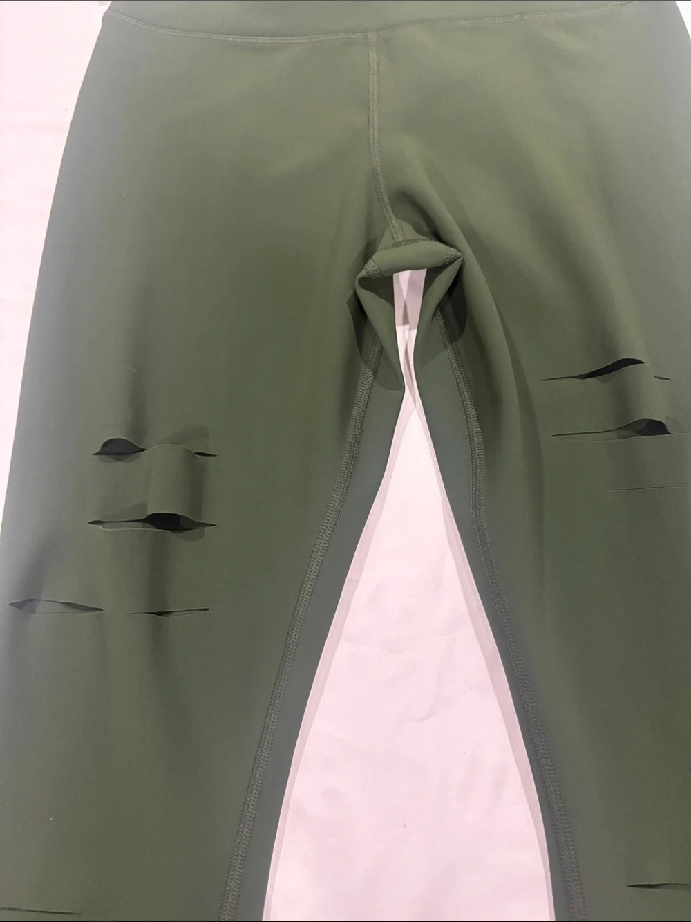 ALO YOGA OLIVE GREEN RIPPED ACTIVE WARRIOR LEGGINGS SIZE/M